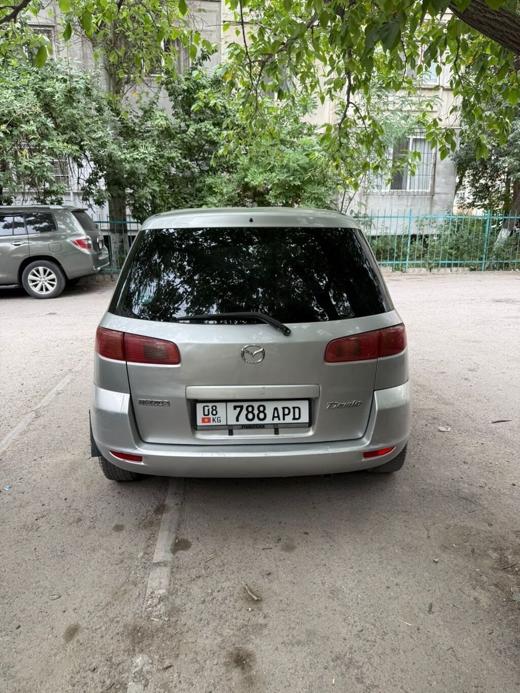 Mazda Demio: 2003 г., 1.3 л, Автомат, Бензин, Хэтчбэк: фото 3