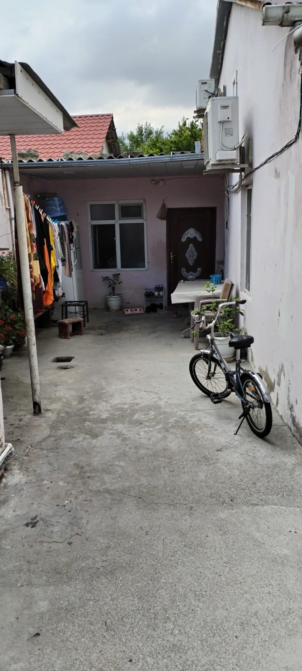 Bakıxanov qəs. 3 otaqlı, 90 kv. m, Orta təmir