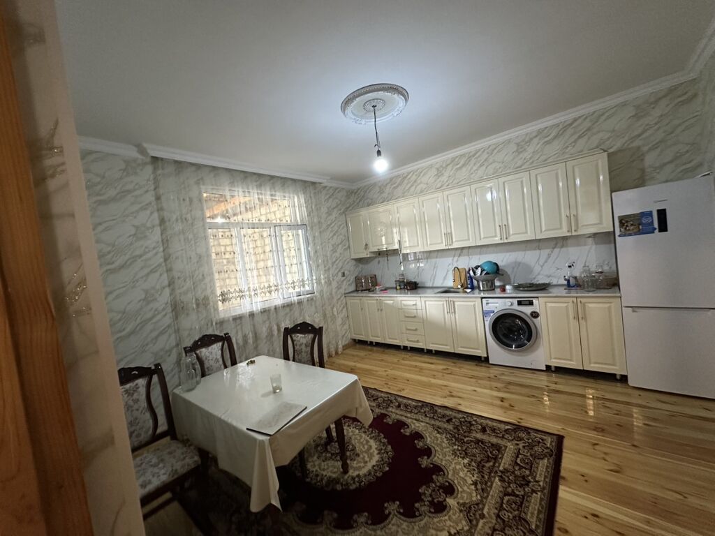 Satılır: 3 otaqlı həyət evi (fotoşəkillərdə) - Geniş dəhliz, taxta