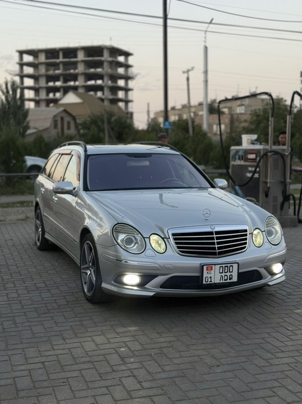 Mercedes-Benz E-Class: 2005 г., 5 л, Автомат, Бензин, Универсал: фото 2