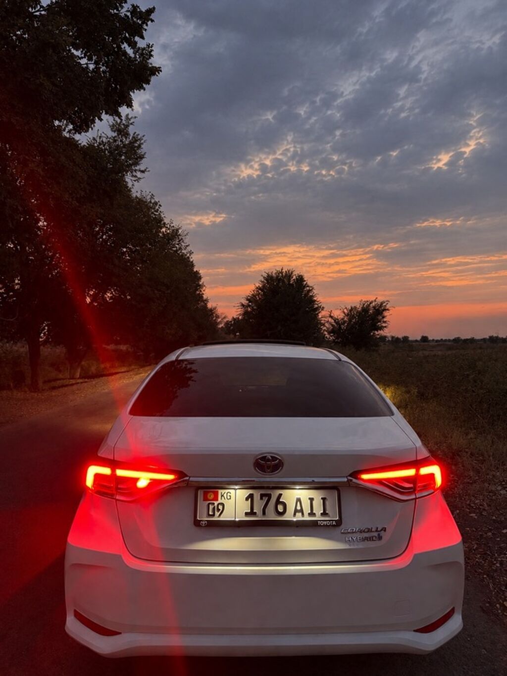 Toyota Corolla, 2021 г., 1.8 л, вариатор, гибрид, седан: фото 4