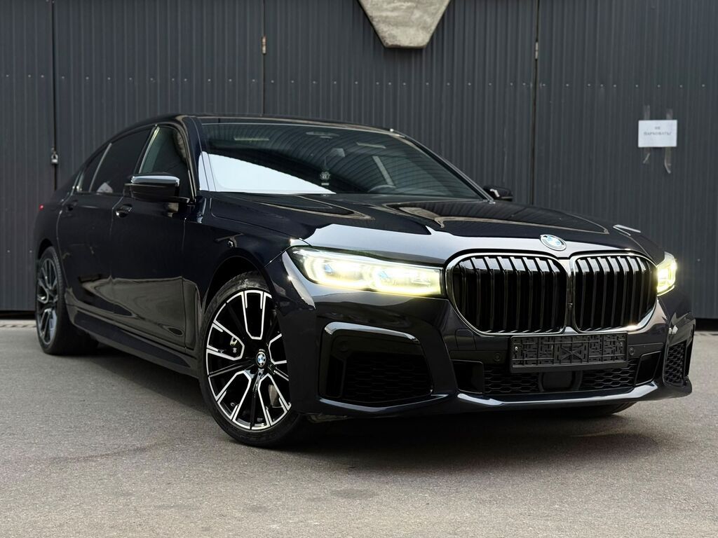 BMW 7 series: 2021 г., 4.4 л, Автомат, Бензин, Седан: фото 1