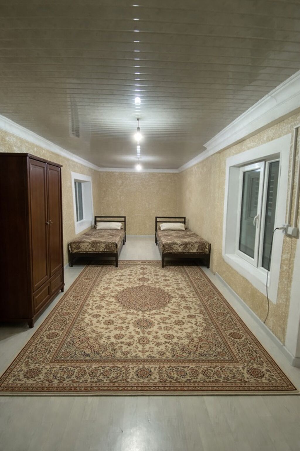 6 комнат и более, 200 м², 3 соток, Бишкек, Маевка с. Собственник: фото 2