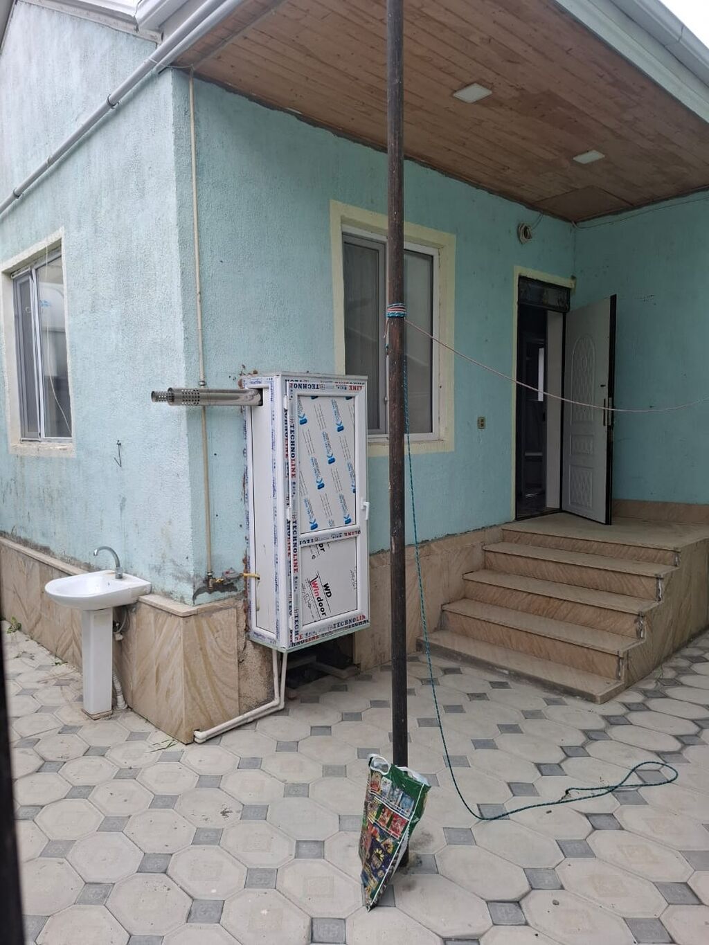 60 kv. m, 2 otaqlı, Kombi, Qaz, İşıq