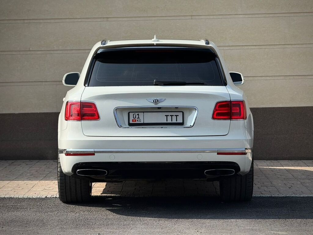 Bentley Bentayga: 2019 г., 4 л, Автомат, Бензин, Кроссовер: фото 4