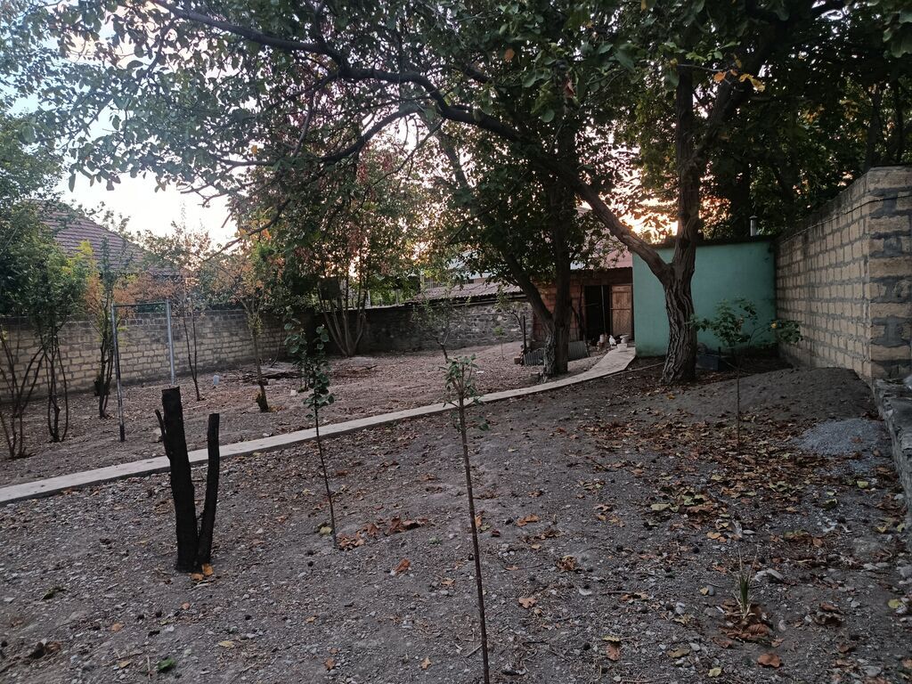 4 otaqlı, 700 kv. m, Yeni təmirli