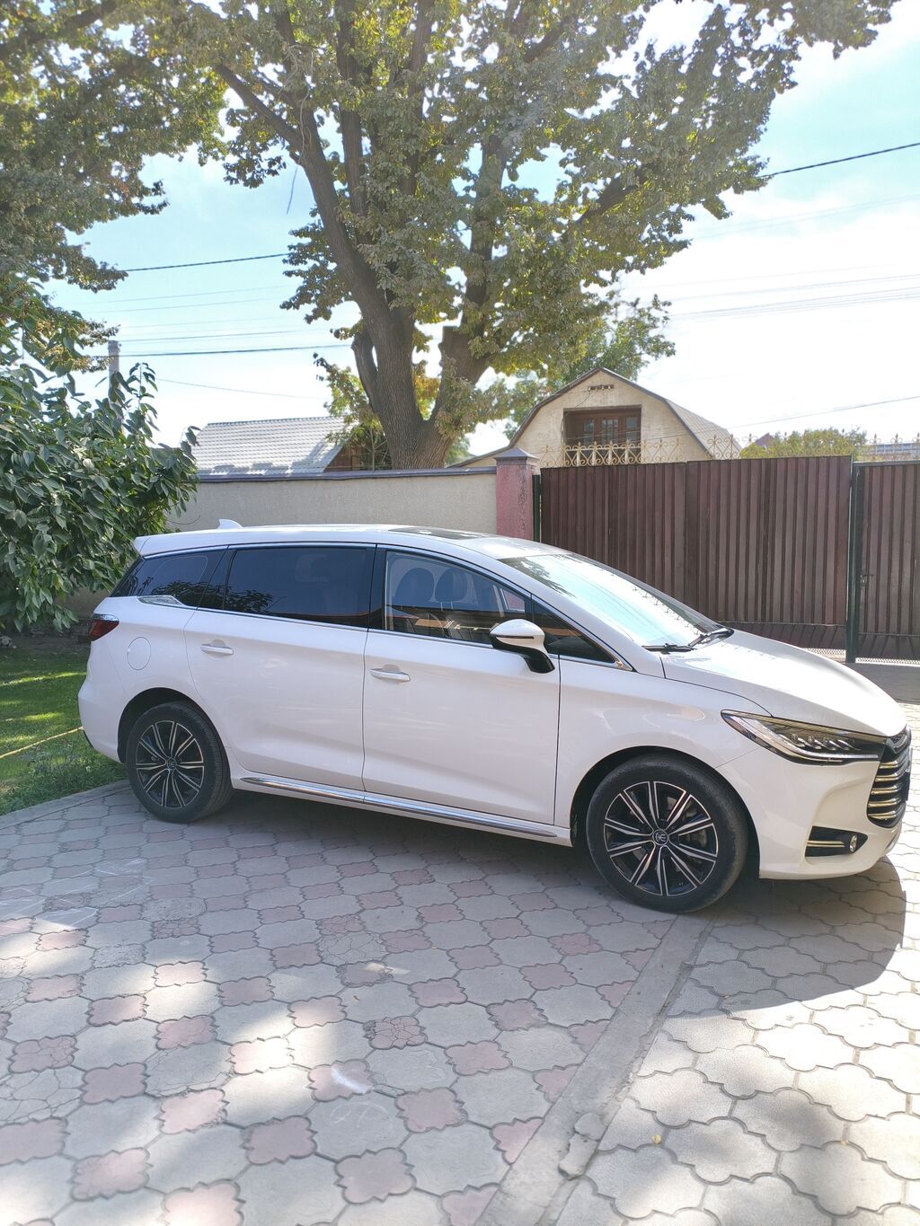 BYD Song Max: 2020 г., 1.5 л, Автомат, Гибрид, Кроссовер: фото 2