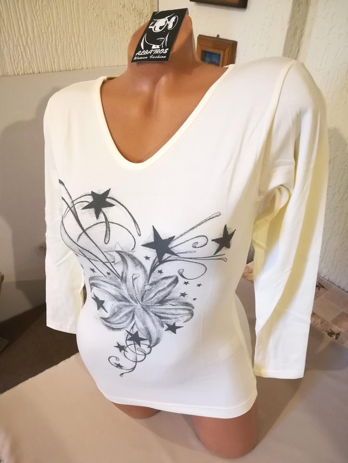 Košulje i bluze: Nova zenska bluza albatros. Domace proizvodnje. Dobra zenska bluza za na lalafo.rs Nova zenska bluza albatros. Domace proizvodnje. Dobra zenska bluza za - Beograd