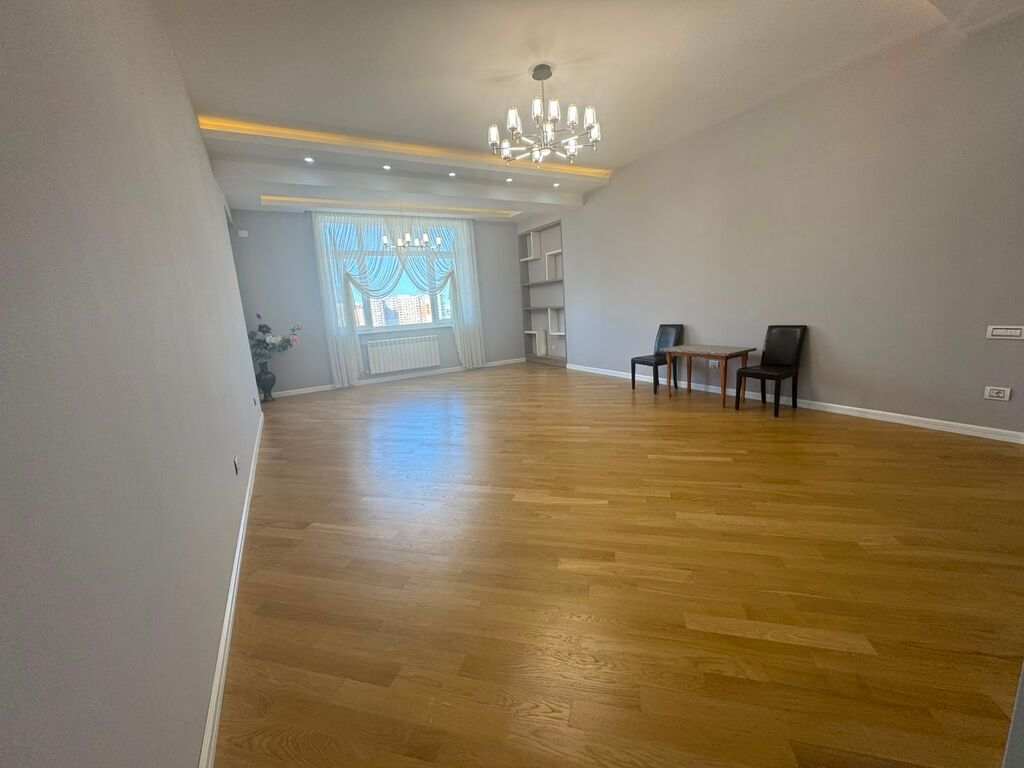 4 otaqlı, Yeni tikili, 154 kv. m