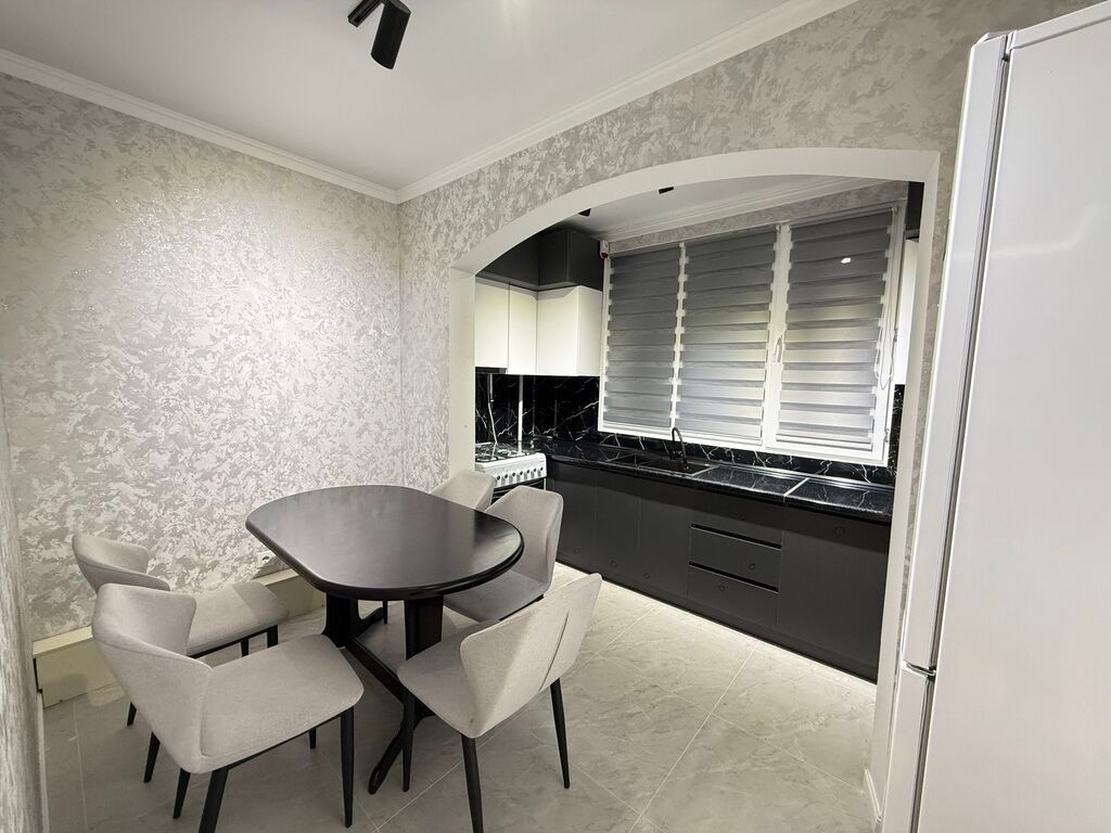 1 комната, 45 м², Кок-Жар мкр 106 серия улучшенная, 1 этаж, Дизайнерский ремонт: фото 3