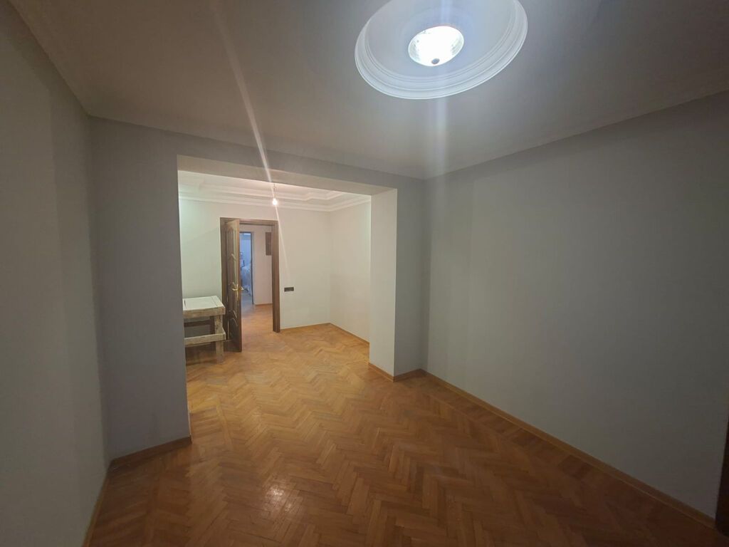Bakı, 3 otaqlı, Köhnə tikili, 100 kv. m