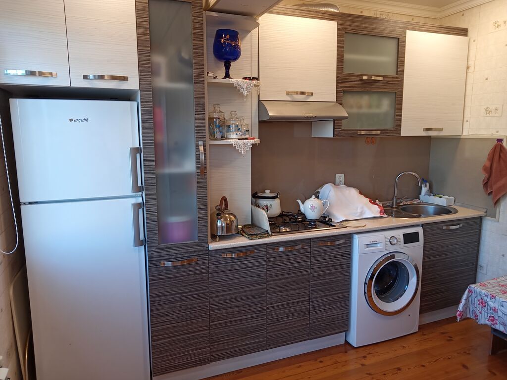 Bakı, Əhmədli, 5 otaqlı, Köhnə tikili, m. Əhmədli, 104 kv. m