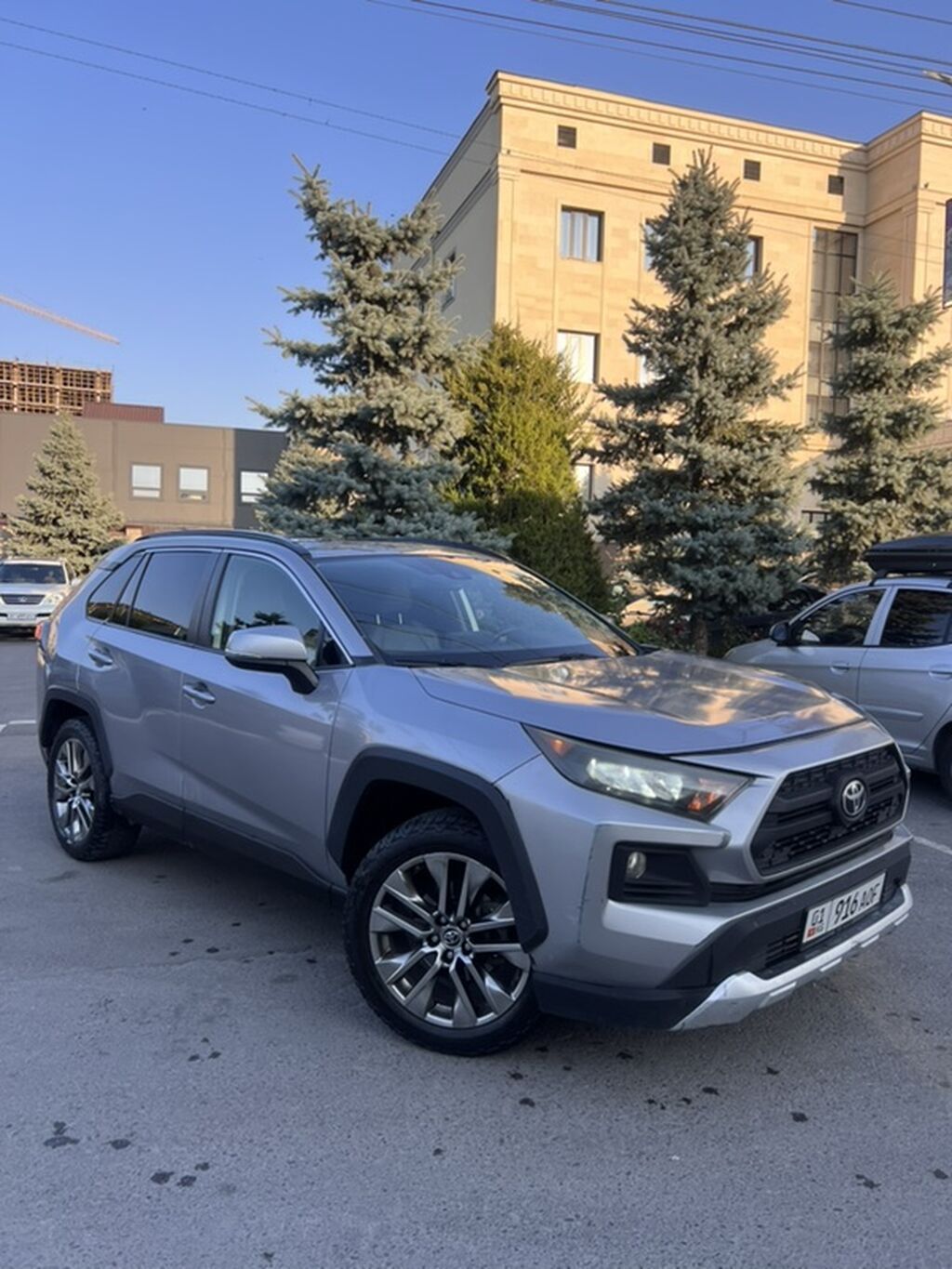 Toyota RAV4: 2019 г., 2.5 л, Автомат, Бензин, Кроссовер: фото 2