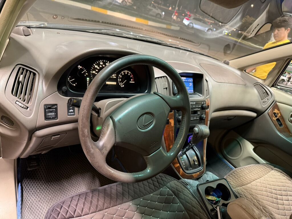 Lexus RX: 2000 г., 3 л, Автомат, Газ, Кроссовер: фото 8