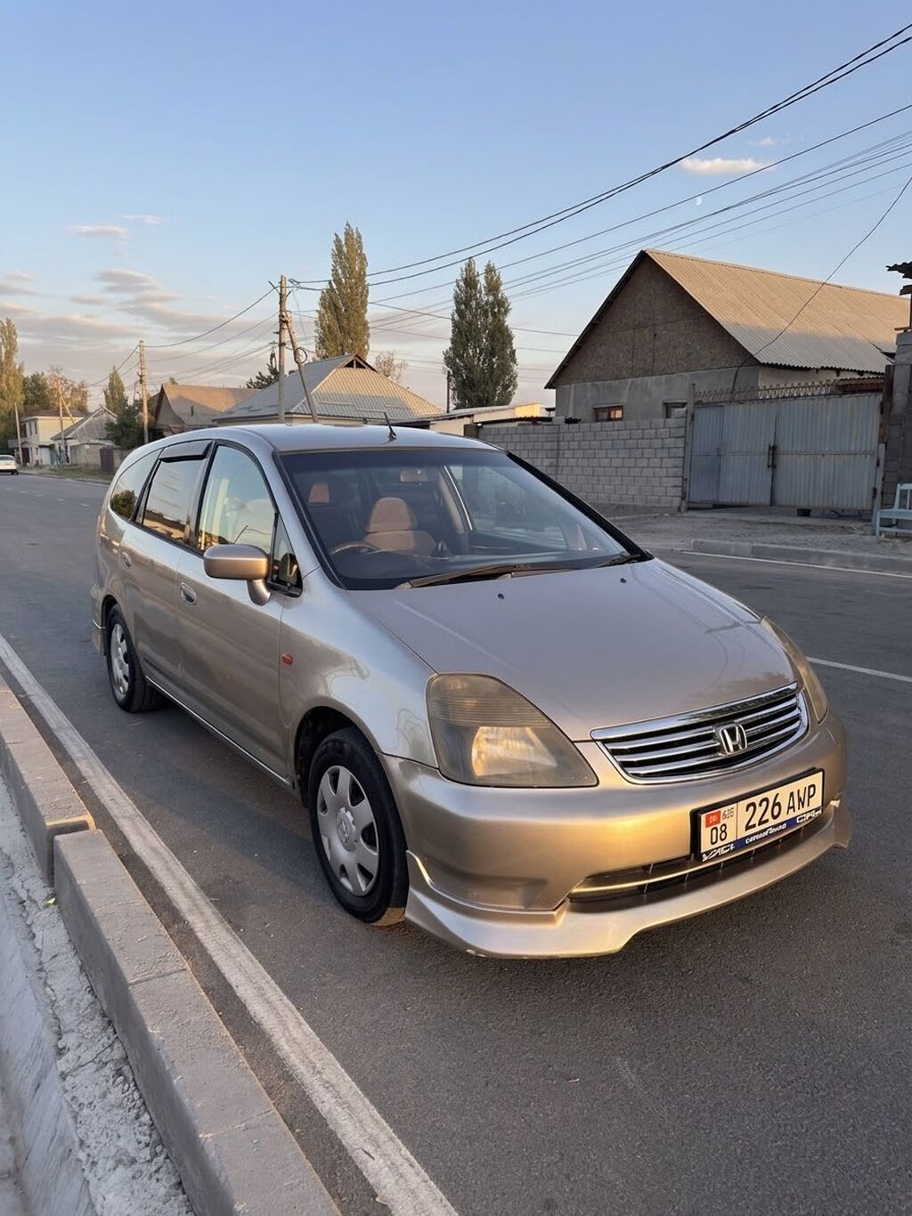 Honda Stream: 2001 г., 1.7 л, Автомат, Бензин, Минивэн: фото 3
