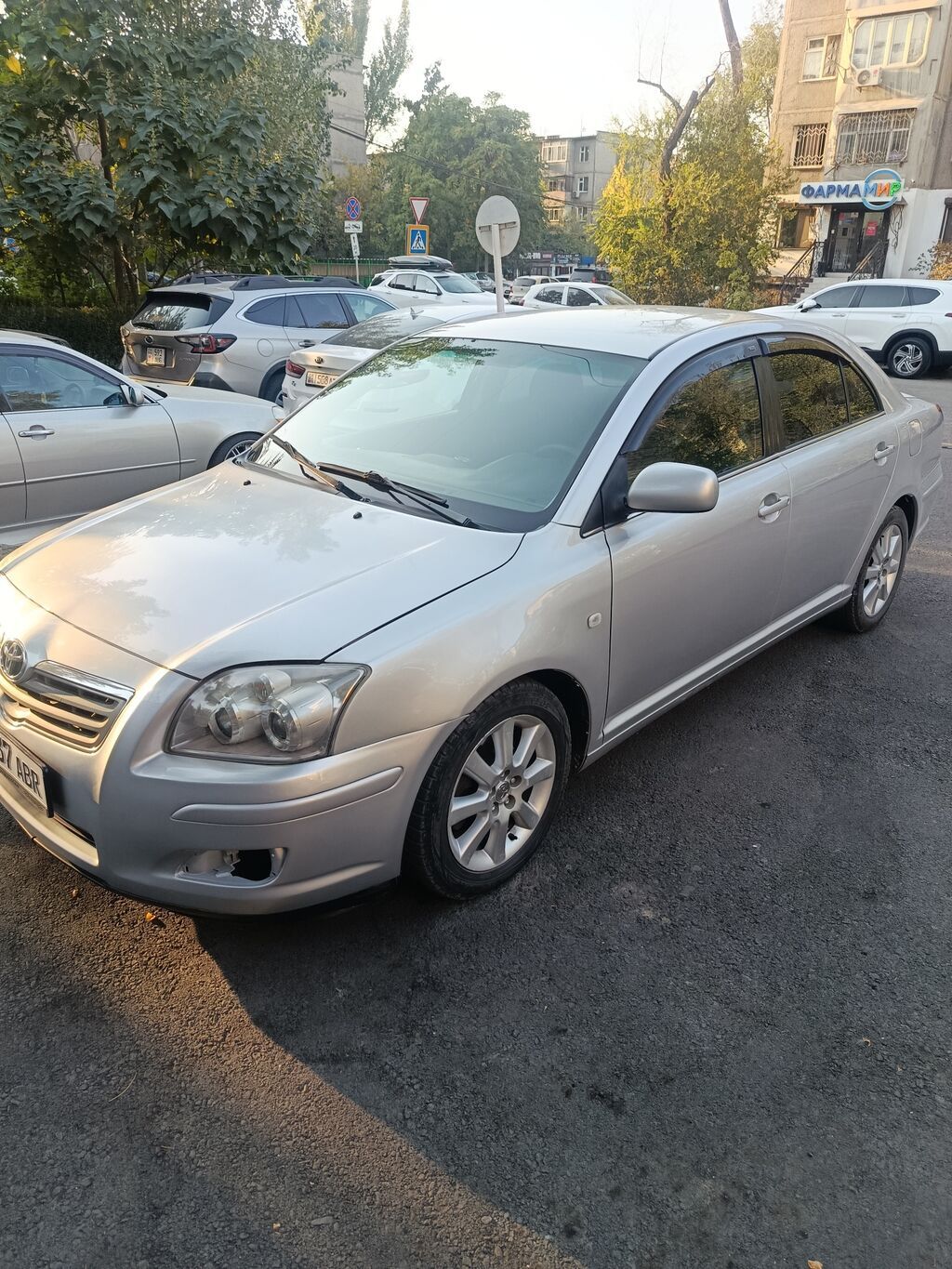 Toyota Avensis: 2003 г., 1.8 л, Автомат, Бензин, Седан: фото 2