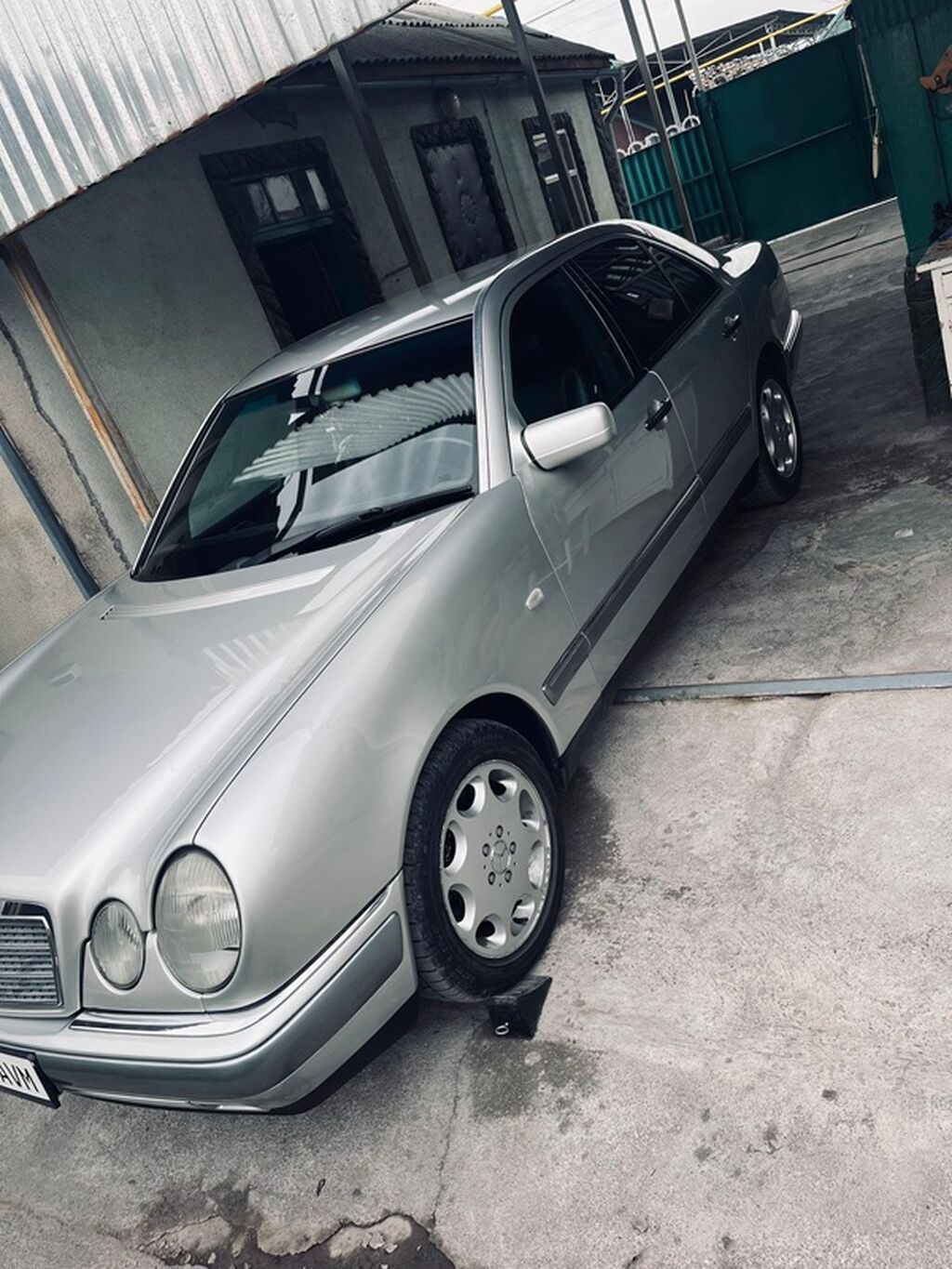 Mercedes-Benz E-Class: 1995 г., 3.2 л, Автомат, Бензин, Седан: фото 4