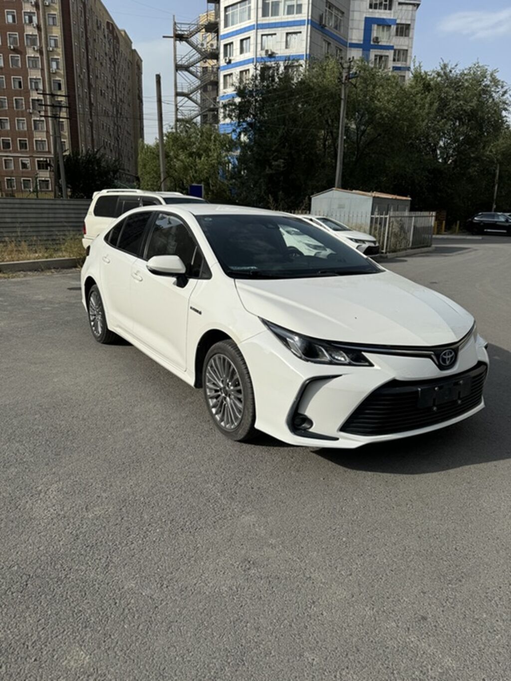 Toyota Corolla: 2022 г., 1.8 л, Автомат, Гибрид, Седан: фото 4