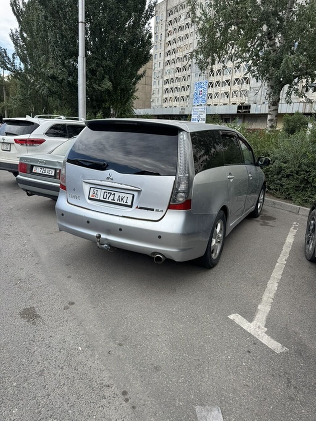 Mitsubishi Grandis: 2006 г., 2.4 л, Газ, Минивэн — фото 3