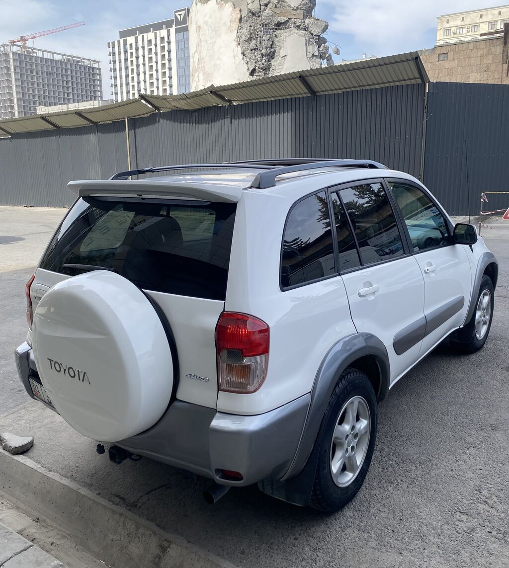 Toyota RAV4: 2001 г., 2 л, Автомат, Бензин, Кроссовер: фото 4