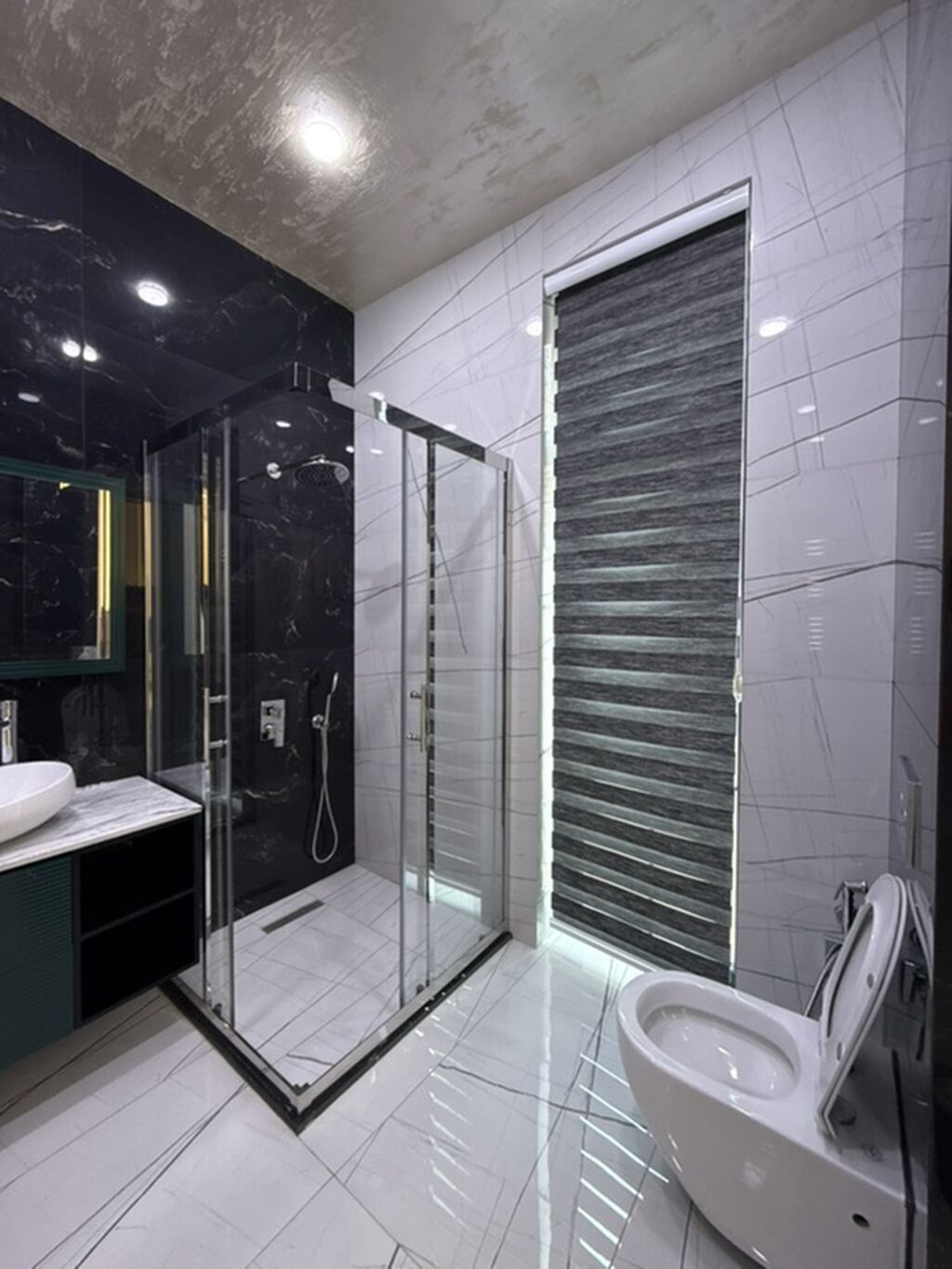 5 otaqlı, 216 kv. m, Yeni təmirli
