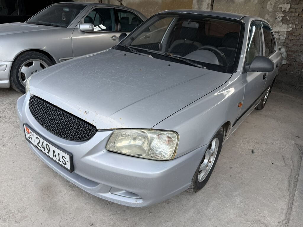Hyundai Accent: 2004 г., 1.5 л, Механика, Бензин, Седан: фото 2