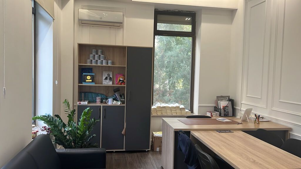 🏢 СДАЁТСЯ ОФИС В ЦЕНТРЕ БИШКЕКА! 📍 Адрес: бульвар Эркиндик, 30/1