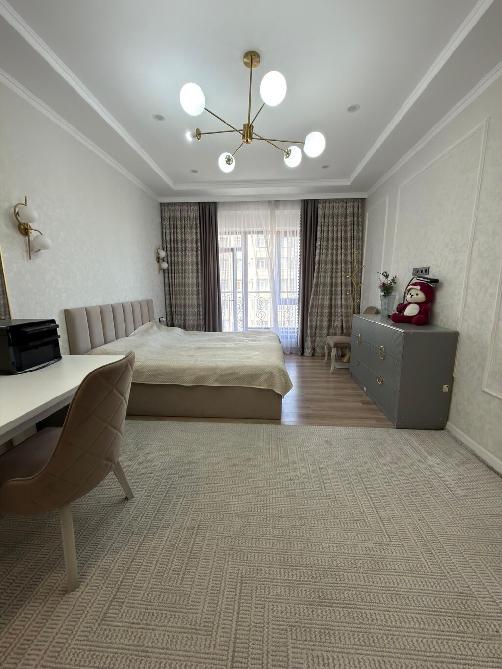 3 комнаты, 120 м², Золотой квадрат Элитка, 8 этаж, Дизайнерский ремонт: фото 3