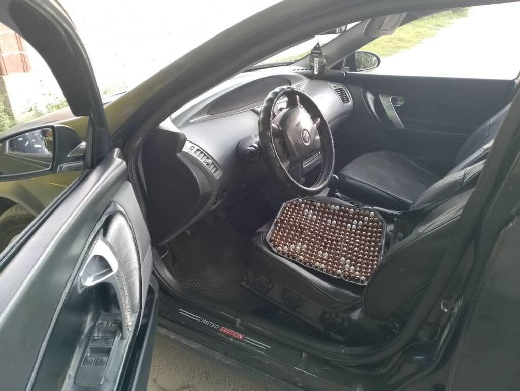 Nissan Primera: 2004 г., 1.8 л, Механика, Бензин, Лифтбек: фото 5