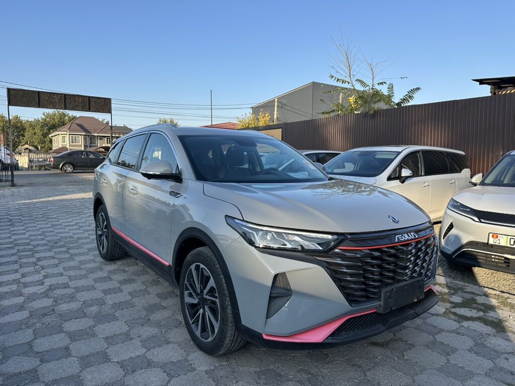 Dongfeng AX7: 2022 г., 1.5 л, Бензин, Внедорожник: фото 3