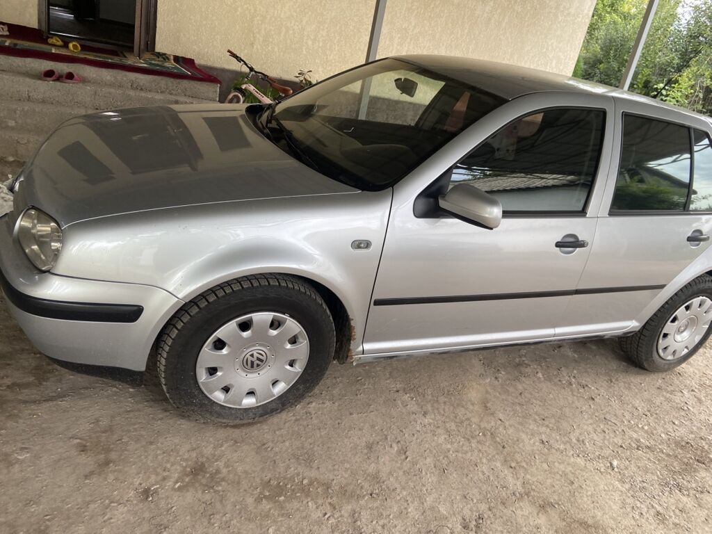 Volkswagen Golf: 2003 г., 1.6 л, Механика, Бензин, Хэтчбэк: фото 3
