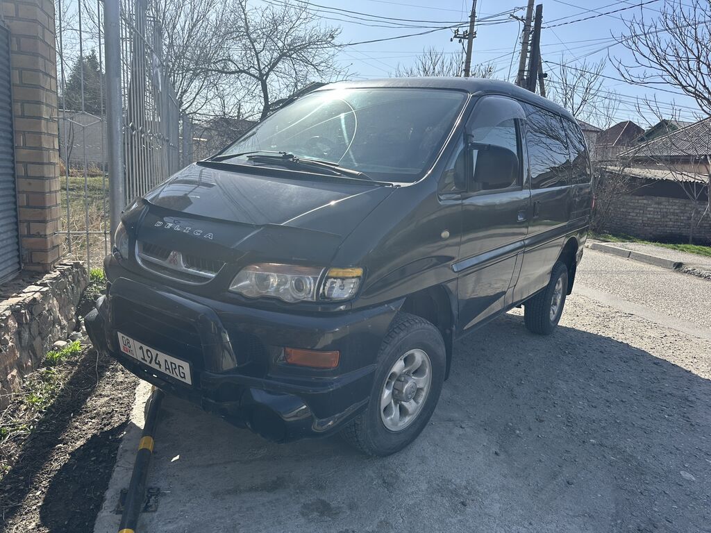 Mitsubishi Delica: 2002 г., 3 л, Автомат, Бензин, Минивэн: фото 6