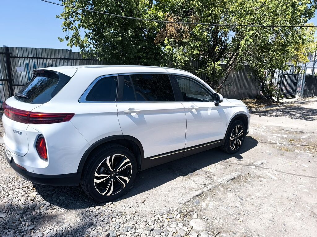 BYD E6: 2024 г., Электромобиль, Кроссовер: фото 2