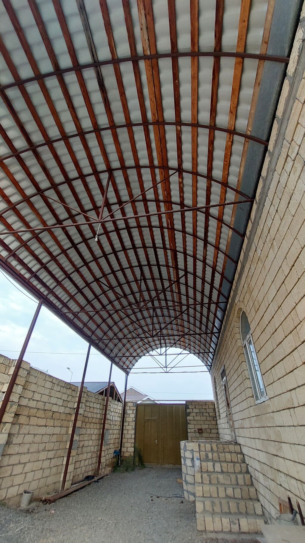 3 otaqlı, 180 kv. m, Kredit yoxdur, Təmirsiz