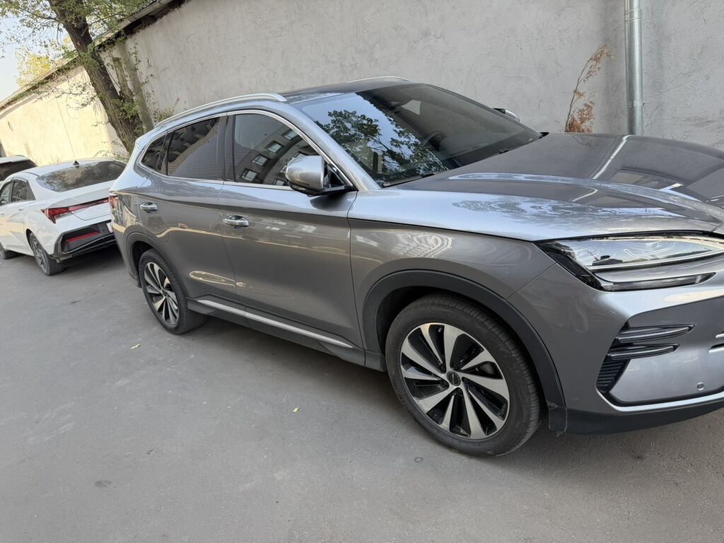 BYD Song Plus: 2024 г., 1.5 л, Автомат, Гибрид, Кроссовер: фото 2