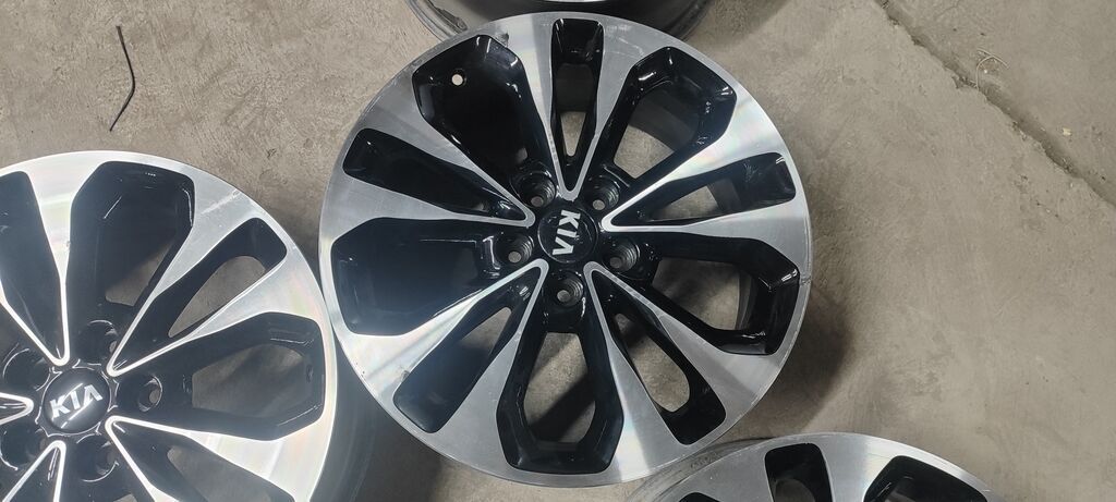Литые Диски R 18 Kia, Комплект, отверстий - 5, Б/у: фото 4