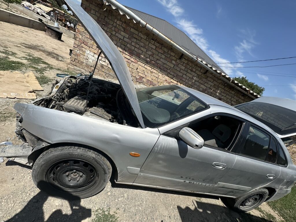Mazda 626: 2001 г., 2 л, Механика, Бензин, Седан: фото 1