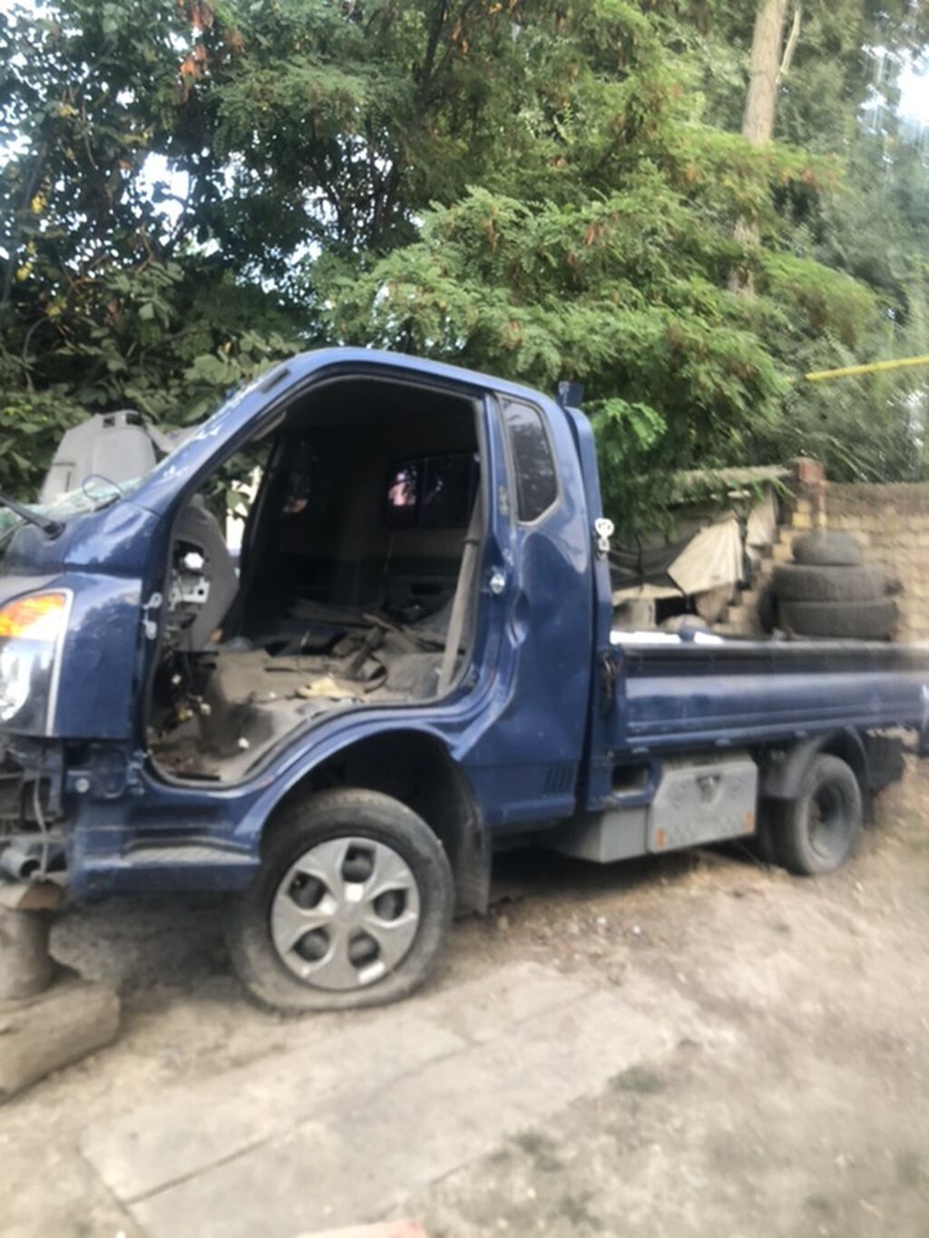 Hyundai Porter (портёр) — разбор на запчасти - Кузов: синий, бортовая: фото 3