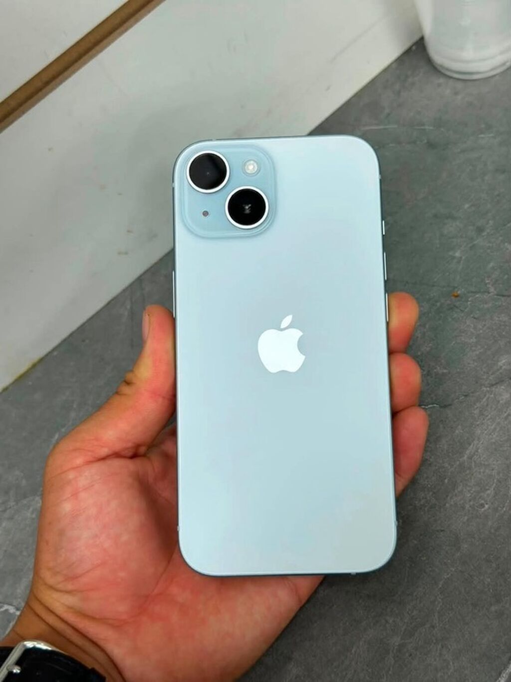 IPhone 15, Б/у, 256 ГБ, Голубой, Зарядное устройство, Защитное стекло, Кабель, 85 %: фото 2