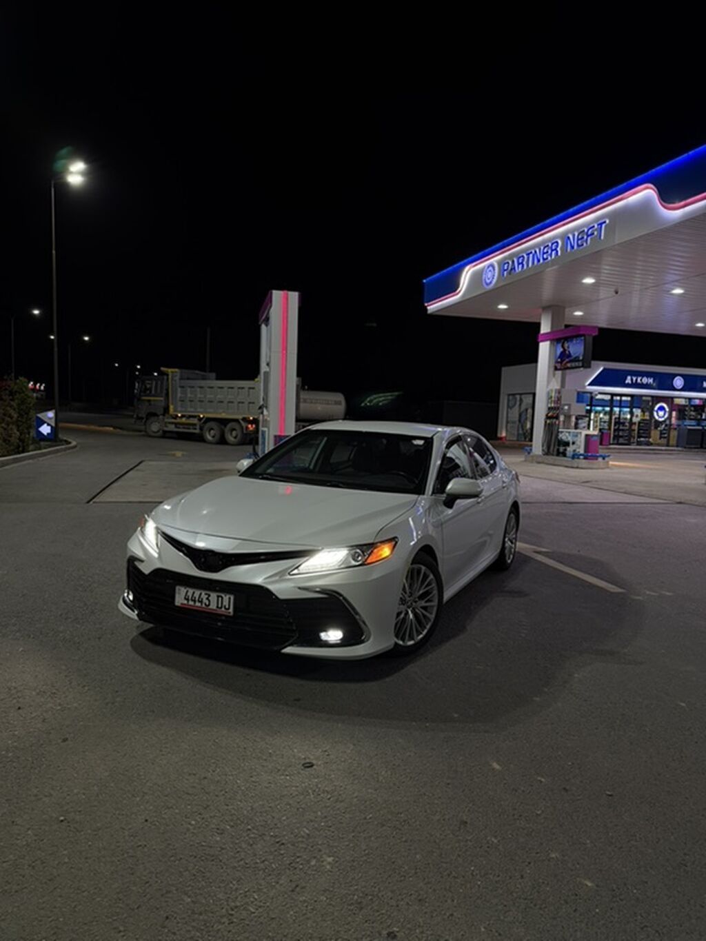 Toyota Camry: 2020 г., 2.5 л, Автомат, Бензин, Седан — фото 2