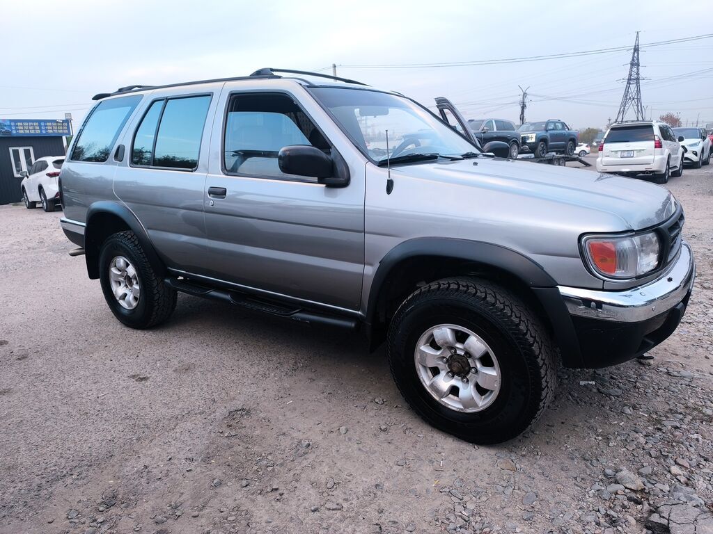 Nissan Pathfinder: 2000 г., 3 л, Механика, Бензин, Внедорожник: фото 2