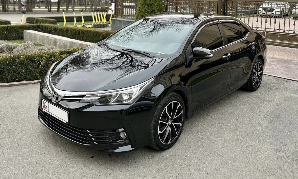 Toyota Corolla: 2019 г., 1.2 л, Автомат, Бензин, Седан — фото 5