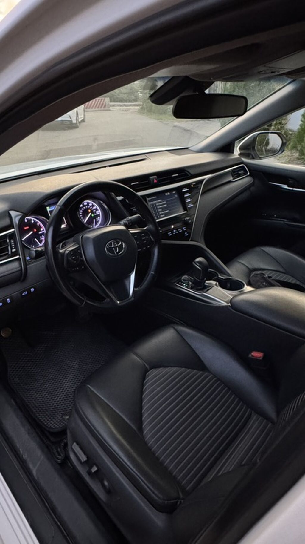 Toyota Camry: 2018 г., 2.5 л, Автомат, Бензин, Седан: фото 3