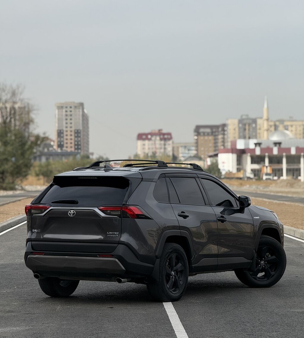 Toyota RAV4: 2019 г., 2.5 л, Автомат, Гибрид, Кроссовер: фото 6