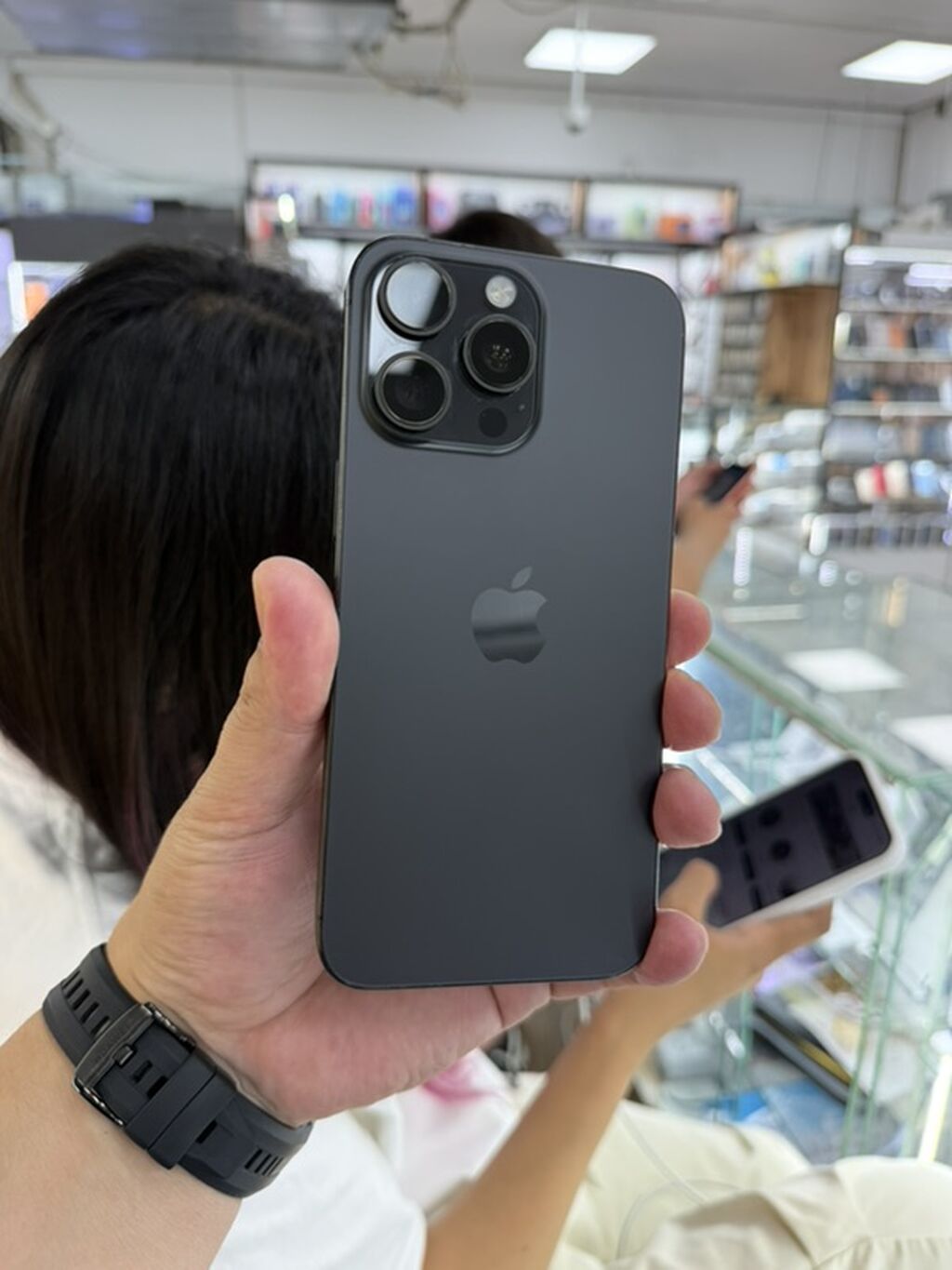 IPhone 15 Pro Max, 256 ГБ, цвет Black Titanium Характеристики и: фото 1