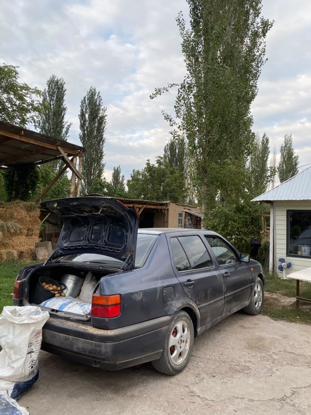 Volkswagen Vento: 1992 г., 1.8 л, Механика, Бензин, Седан: фото 6