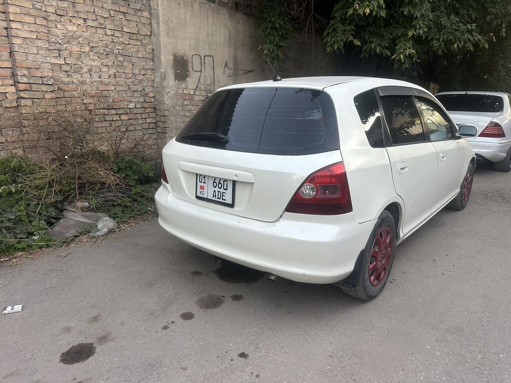 Honda Civic: 2001 г., 1.5 л, Автомат, Бензин, Хэтчбэк: фото 2