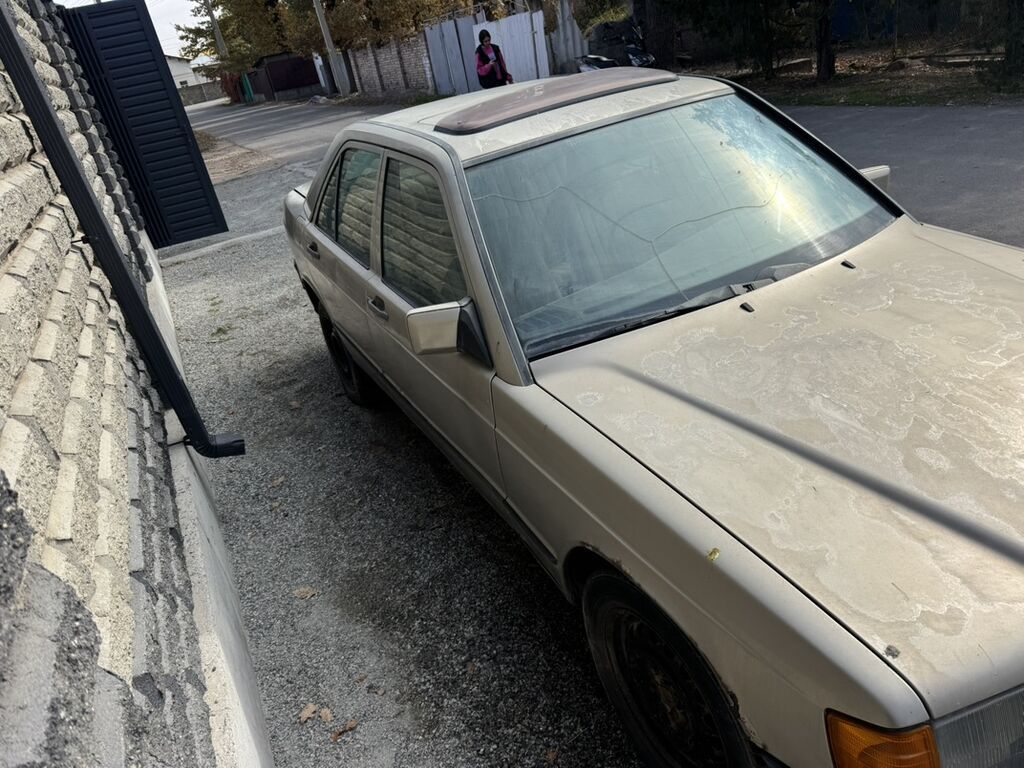 Mercedes-Benz 190: 1985 г., 1.8 л, Механика, Бензин, Седан: фото 4
