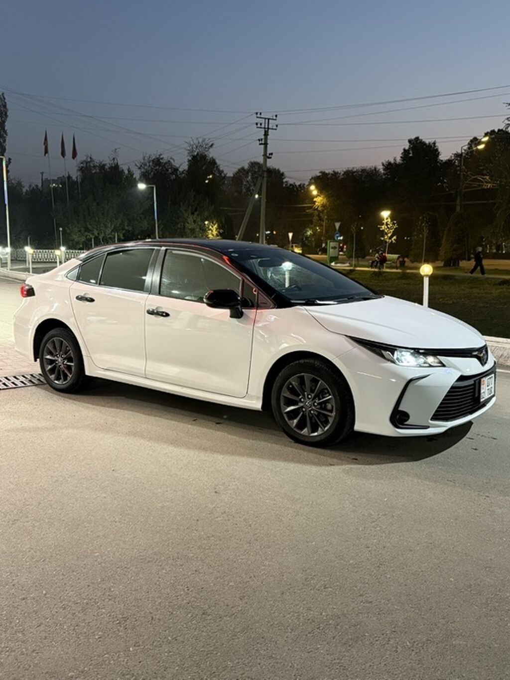 Toyota Corolla: 2019 г., 1.8 л, Автомат, Бензин, Седан: фото 3