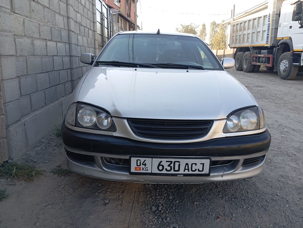 Toyota Avensis: 1999 г., 1.8 л, Механика, Бензин, Седан: фото 2
